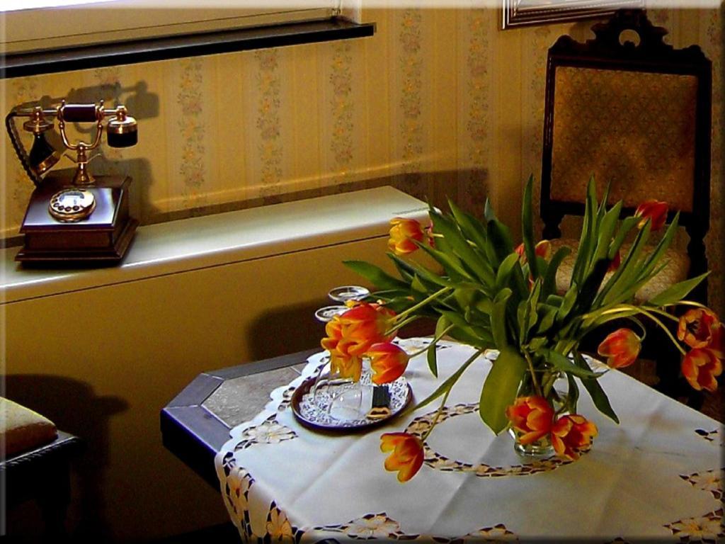 Hotel Graf Rolshausen Monschau Bilik gambar