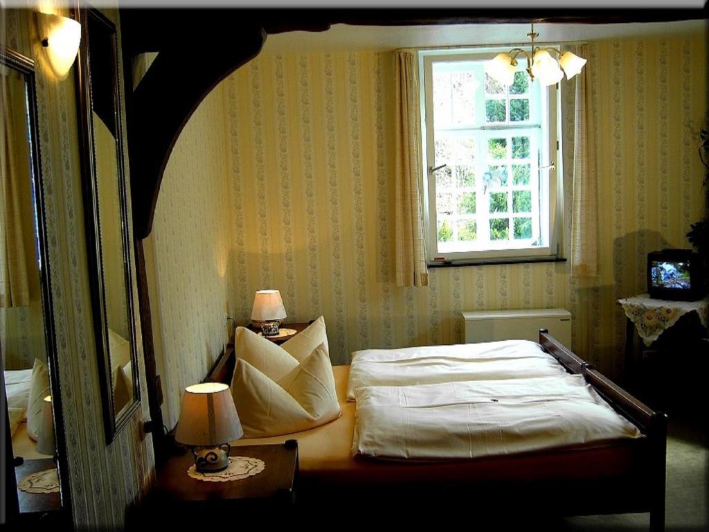 Hotel Graf Rolshausen Monschau Bilik gambar